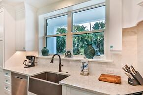 Coral Cottage 4 Bedroom Home by Redawning