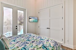 Coral Cottage 4 Bedroom Home by Redawning