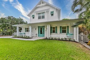 Coral Cottage 4 Bedroom Home by Redawning