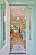 Coral Cottage 4 Bedroom Home by Redawning