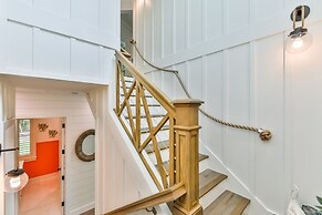 Coral Cottage 4 Bedroom Home by Redawning