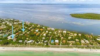 Bird Of Paradise 4 Bedroom Home by RedAwning