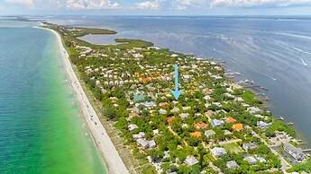 Bird Of Paradise 4 Bedroom Home by RedAwning