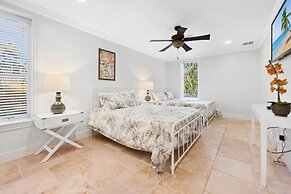 Villa Del Mar 5 Bedroom Home by RedAwning