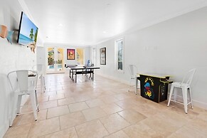 Villa Del Mar 5 Bedroom Home by RedAwning