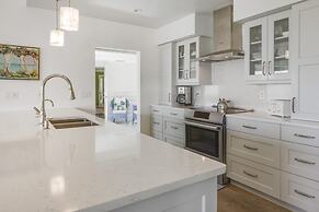 Arcadia-stunning Gulf Front Beauty! 4 Bedroom Home by RedAwning