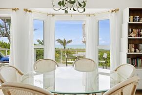 Arcadia-stunning Gulf Front Beauty! 4 Bedroom Home by RedAwning