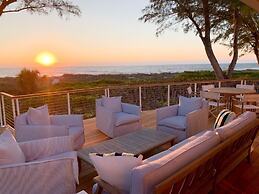 Arcadia-stunning Gulf Front Beauty! 4 Bedroom Home by RedAwning