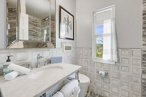 Arcadia-stunning Gulf Front Beauty! 4 Bedroom Home by RedAwning