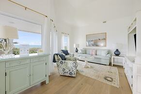 Arcadia-stunning Gulf Front Beauty! 4 Bedroom Home by RedAwning