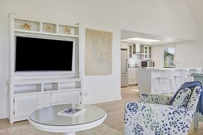 Arcadia-stunning Gulf Front Beauty! 4 Bedroom Home by RedAwning