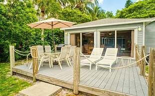 Baywatch Cottage 2 Bedroom Home by RedAwning