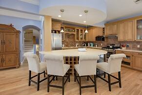 Bella Vita 5 Bedroom Home by RedAwning