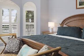 Bella Vita 5 Bedroom Home by RedAwning