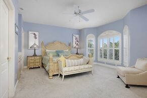 Bella Vita 5 Bedroom Home by RedAwning