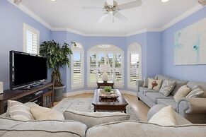 Bella Vita 5 Bedroom Home by RedAwning