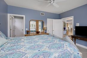 Bella Vita 5 Bedroom Home by RedAwning