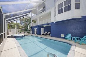 Bella Vita 5 Bedroom Home by RedAwning