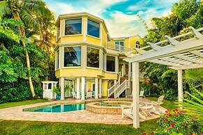 Captiva Grace 5 Bedroom Home by RedAwning