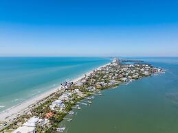 Captiva Grace 5 Bedroom Home by RedAwning