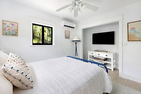 11431 Dickey Lane-kaztiva 3 Bedroom Home by RedAwning