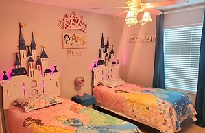 Mickey's Magical Kingdom 4 Bedroom Townhouse by RedAwning