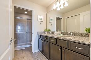 Lovely 5br Townhouse At Windsor At Westside 5 Bedroom Townhouse by Red