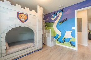 Lovely 5br Townhouse At Windsor At Westside 5 Bedroom Townhouse by Red