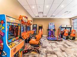 Lovely 5br Townhouse At Windsor At Westside 5 Bedroom Townhouse by Red