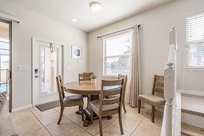 Lovely 5br Townhouse At Windsor At Westside 5 Bedroom Townhouse by Red