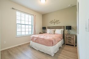 Lovely 5br Townhouse At Windsor At Westside 5 Bedroom Townhouse by Red