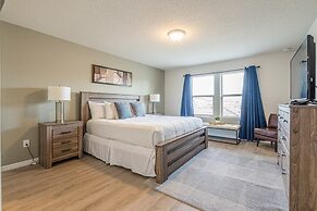 Lovely 5br Townhouse At Windsor At Westside 5 Bedroom Townhouse by Red