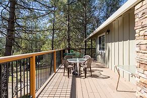 Lake View Oasis - Pet-Friendly Home with 2 Decks by Yosemite Region Re