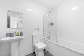 Pinewood 1 &2 Bedroom Apt. by Arista Living