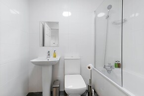 Pinewood 1 &2 Bedroom Apt. by Arista Living