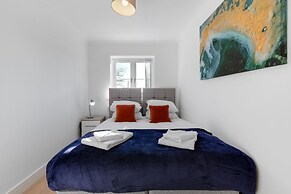 Pinewood 1 &2 Bedroom Apt. by Arista Living