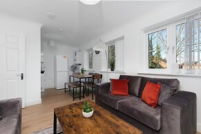 Pinewood 1 &2 Bedroom Apt. by Arista Living