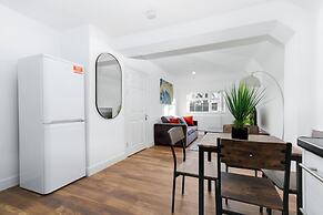 Pinewood 1 &2 Bedroom Apt. by Arista Living