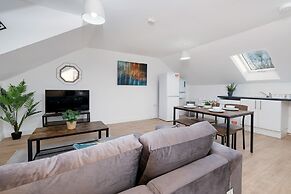 Pinewood 1 &2 Bedroom Apt. by Arista Living