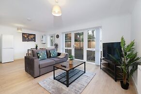 Pinewood 1 &2 Bedroom Apt. by Arista Living