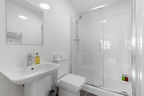 Pinewood 1 &2 Bedroom Apt. by Arista Living