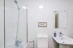 Pinewood 1 &2 Bedroom Apt. by Arista Living