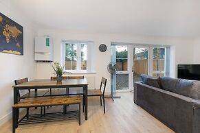 Pinewood 1 &2 Bedroom Apt. by Arista Living