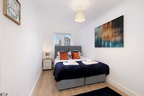 Pinewood 1 &2 Bedroom Apt. by Arista Living