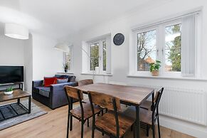 Pinewood 1 &2 Bedroom Apt. by Arista Living