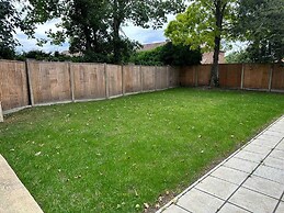 Pinewood 1 &2 Bedroom Apt. by Arista Living