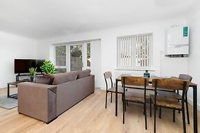 Pinewood 1 &2 Bedroom Apt. by Arista Living