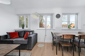 Pinewood 1 &2 Bedroom Apt. by Arista Living