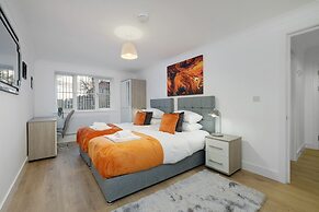 Pinewood 1 &2 Bedroom Apt. by Arista Living