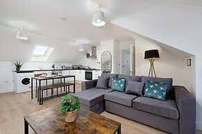 Pinewood 1 &2 Bedroom Apt. by Arista Living